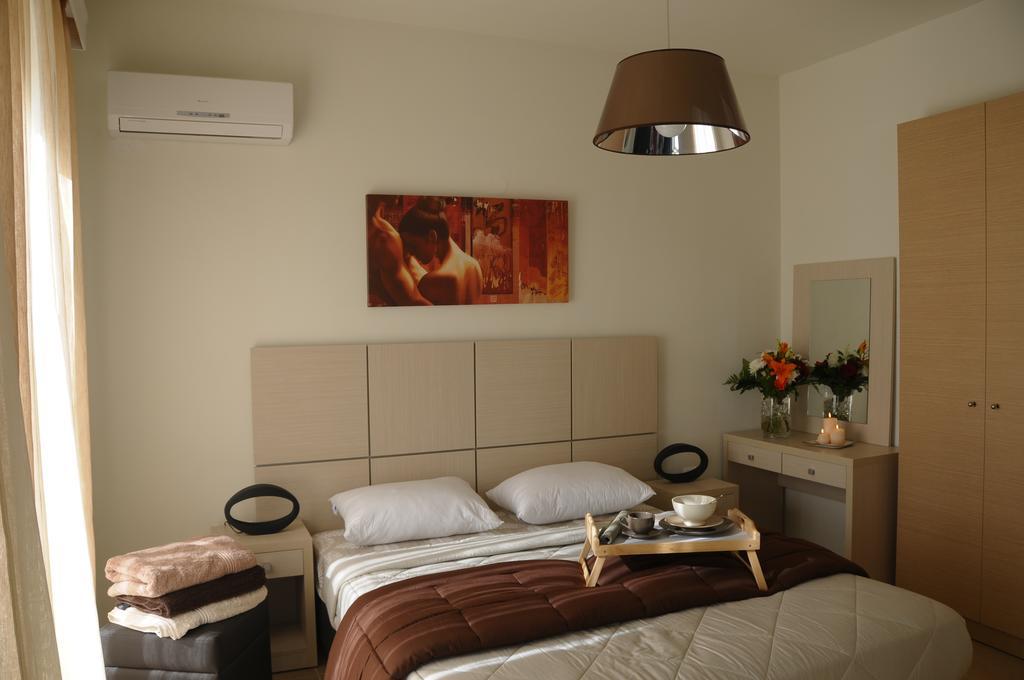 Next To Haraki Beach , Taverns Bars & 10 To Lindos Room photo