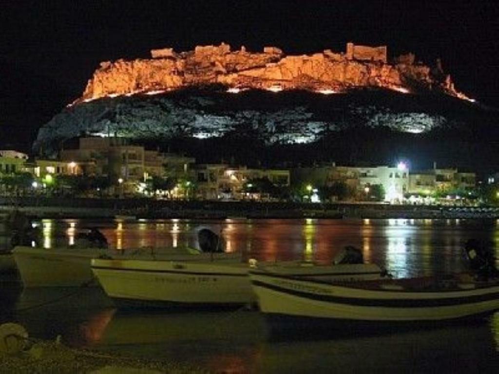 Next To Haraki Beach , Taverns Bars & 10 To Lindos Exterior photo